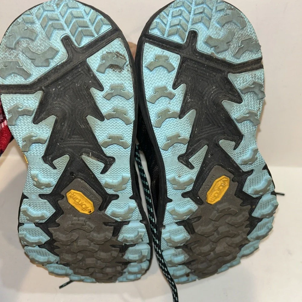 HOKA ONE ONE Speedgoat 4 GoreTex Vibram Running trail sneaker Shoes Women sz 7.5